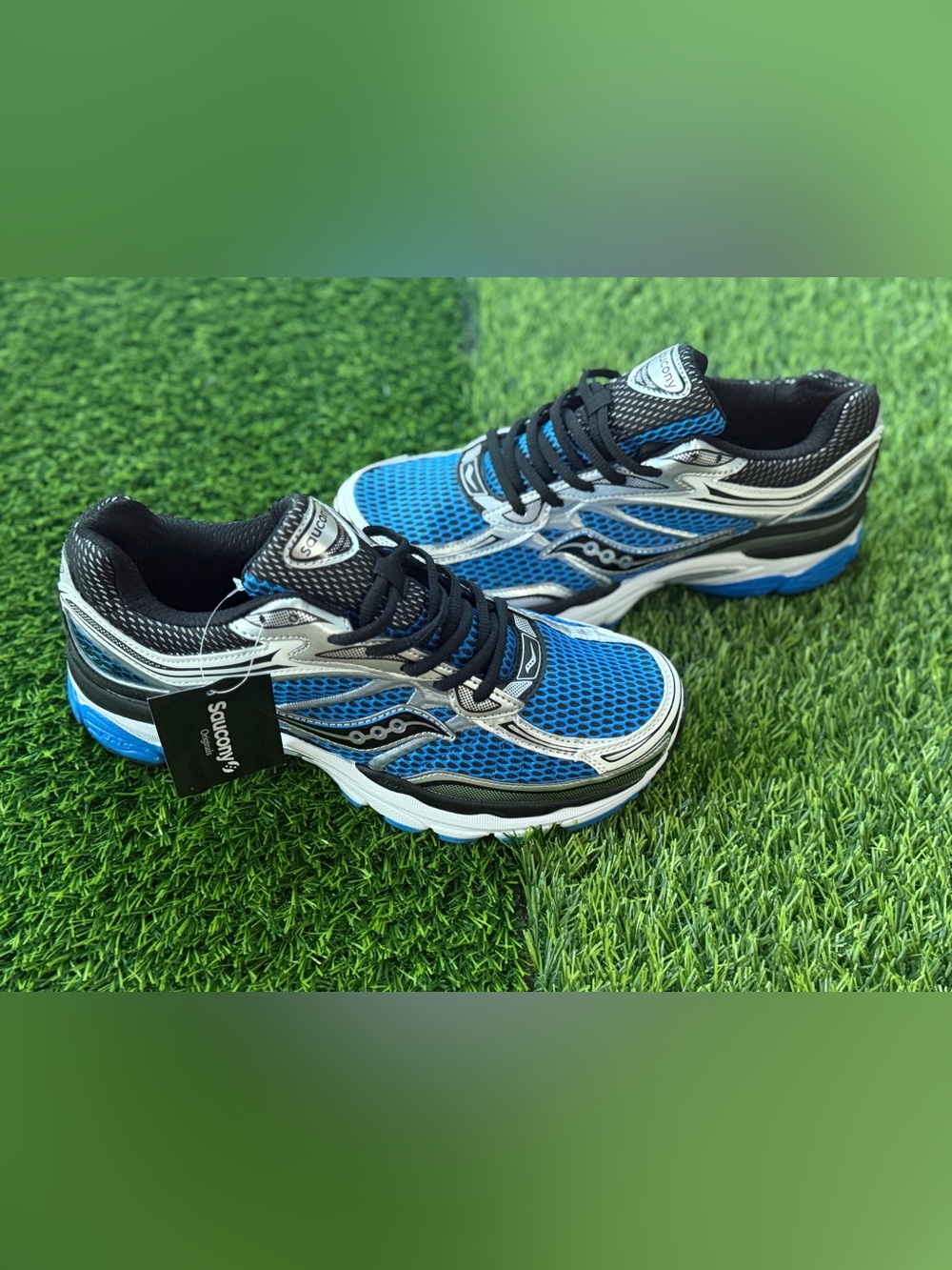 Size 10 Men’s And Women’s 11.5 - Saucony ProGrid Omni 9 Blue
